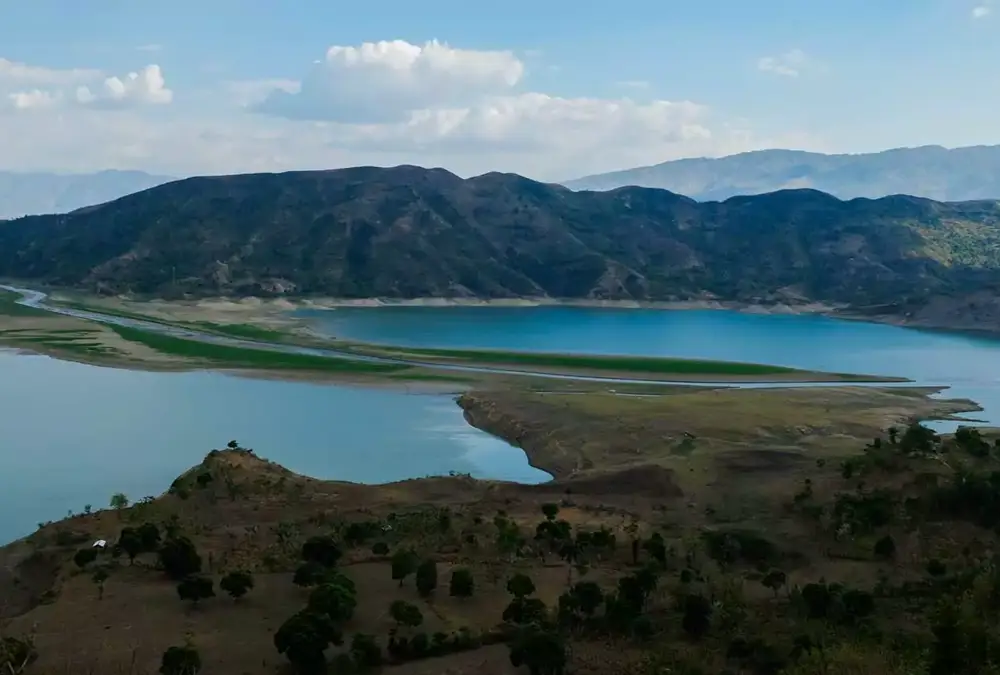 Lac de Péligre 2
